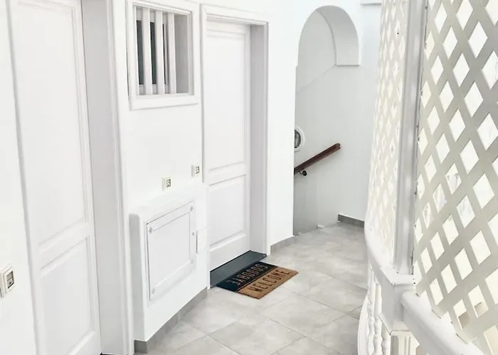 Ancla Ii Old Town & Playa Chica Apartment *